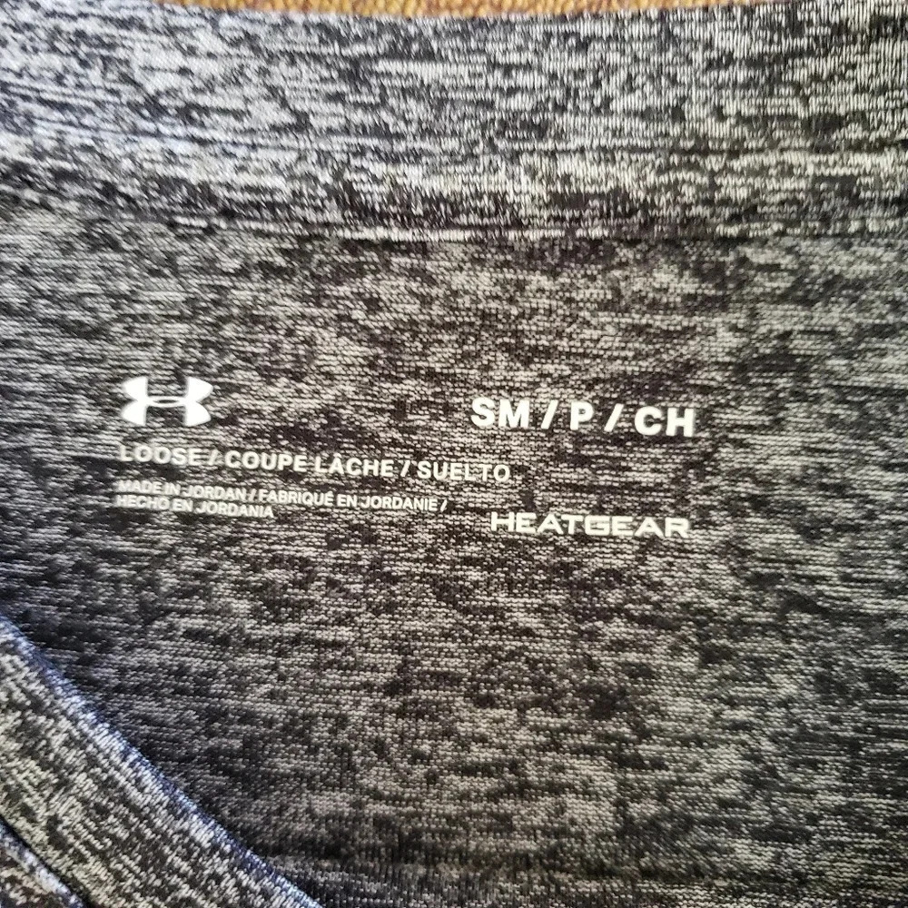*UNDER ARMOUR, Size  M, Long sleeve, Black and Grey - Picture 5 of 8